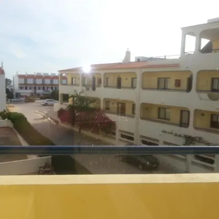 T2 com 2wc em condomínio com piscina *