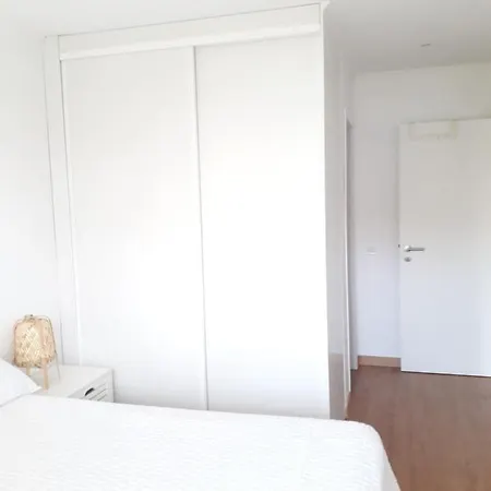 Apartamento T2 com 2wc em condomínio com piscina Albufeira